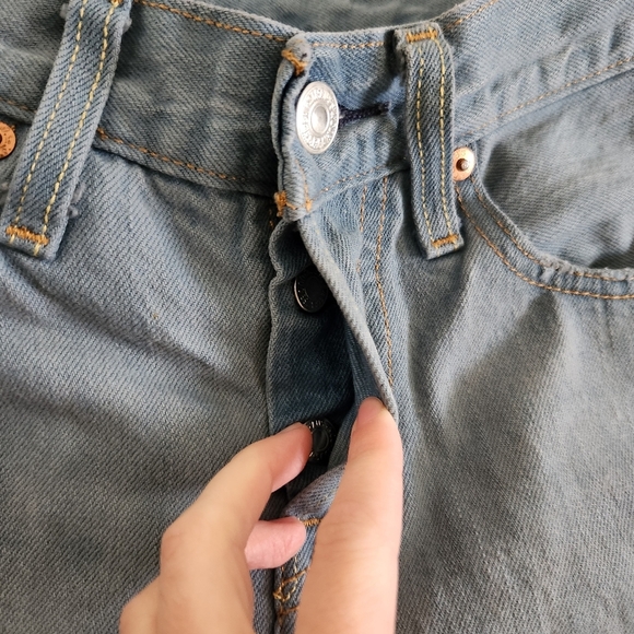 Levis Premium Taper Leg Mid Rise Jeans Distressed Size 24 - Picture 6 of 12